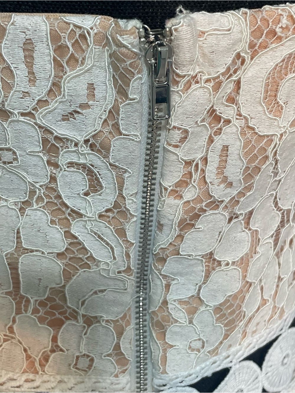 Lulu's NWT Strapless Cream Lace Tiered Dress open embroidered Waistband.  XL. - Picture 5 of 13